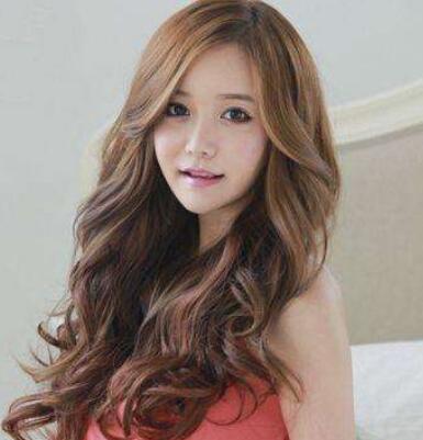 最流行的烫发发型减龄,女发型2020流行烫发全烫