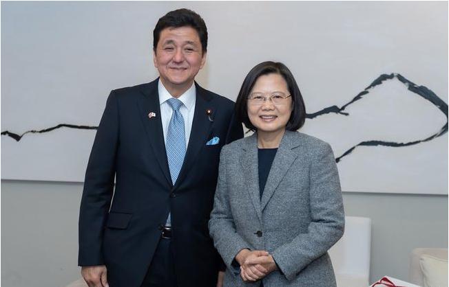 蒋介石在台湾没干什么正事，却成就了蔡英文，为什么这样说？