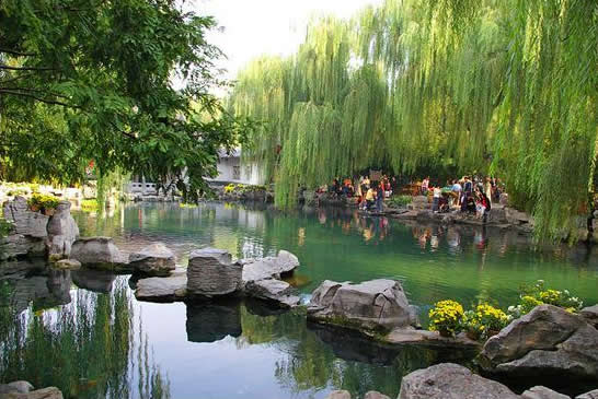 冬季山东山泉水最美最有韵味？济南山泉水美？泰山上下一片银白？