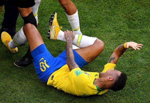 足球的保护规则,足球规则中有阻挡吗