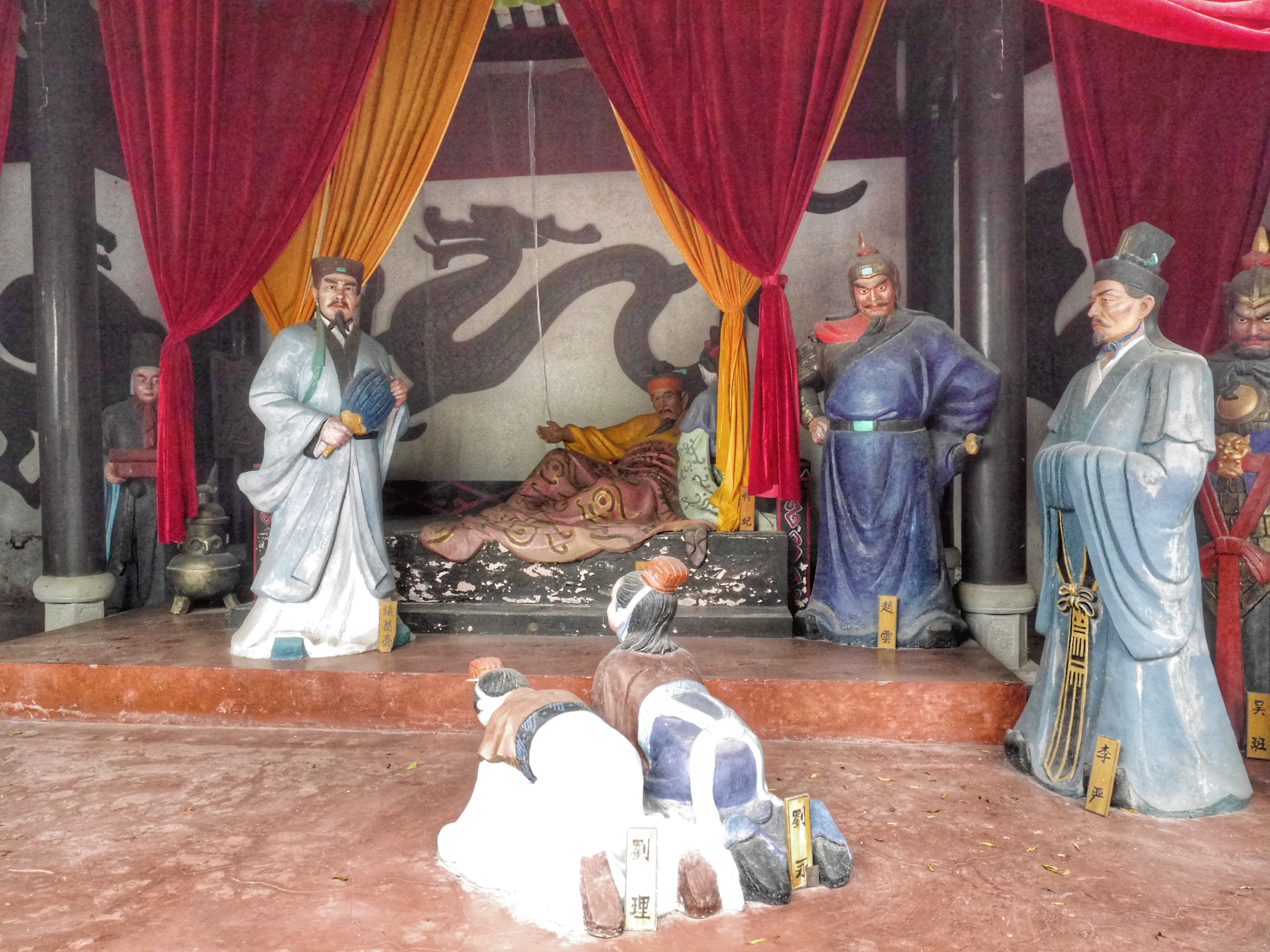 白帝城位于长江中的一个小岛上吗,白帝城为何是个岛