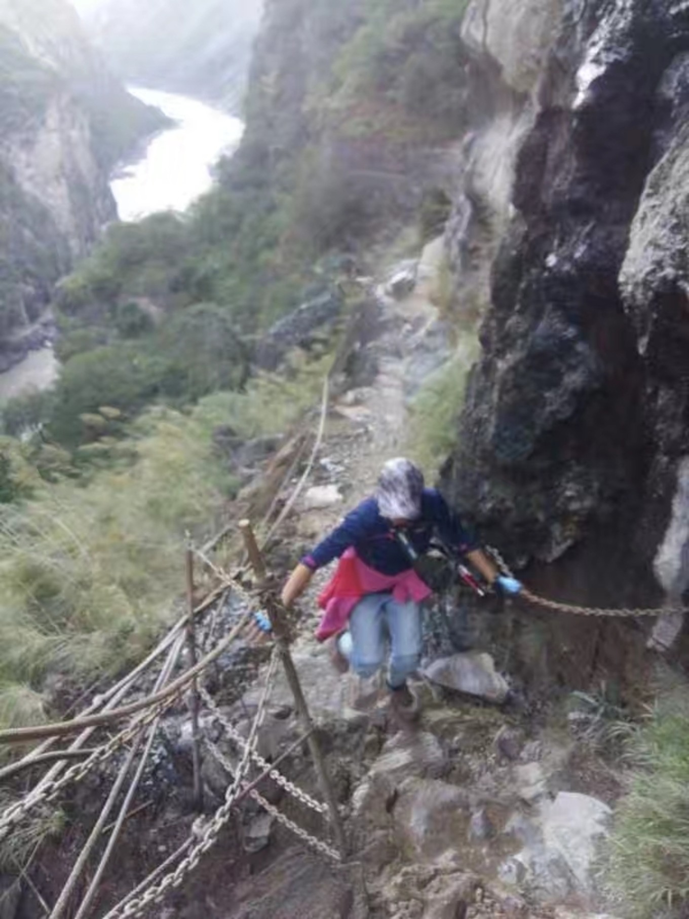 云南虎跳峡徒步线路初级,虎跳峡徒步28道弯
