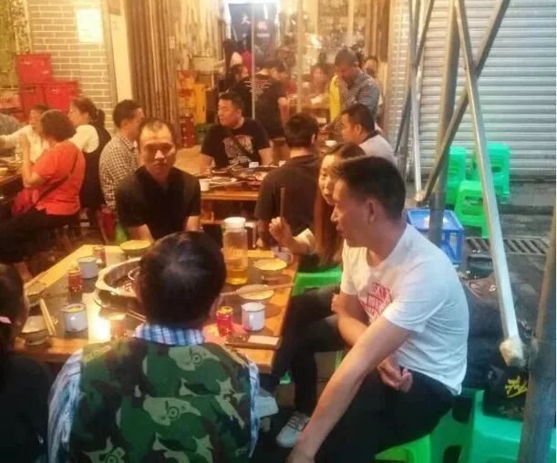 被偏头痛困扰28年的炒料师痛得炸裂还要开店感动无数网友