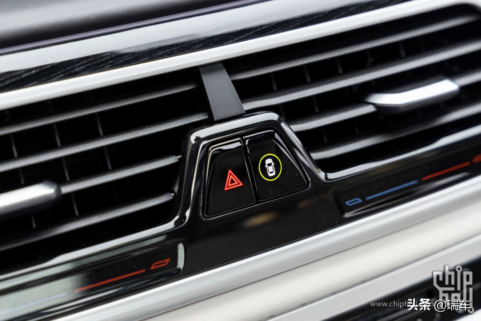 新款宝马m760liv12曜影特别版,宝马的v12