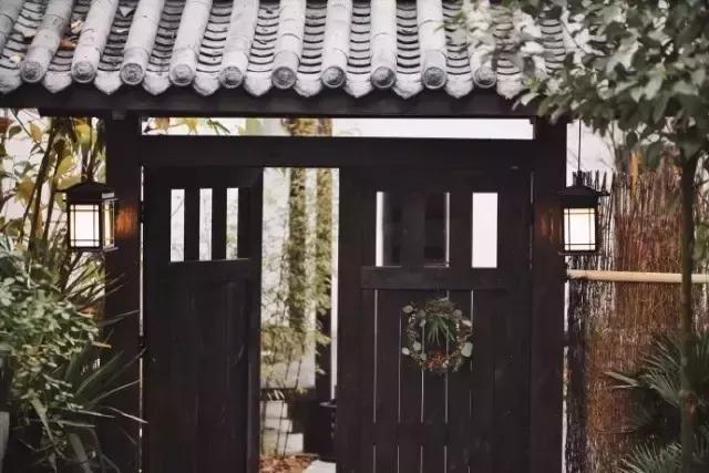 90后小伙花100万造房子,90后小伙花几千元装修500个平方