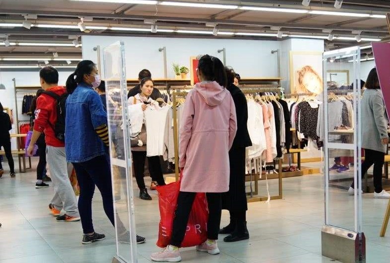 服装店如何一年完成300万业绩,一个小服装店一天能做7万业绩吗