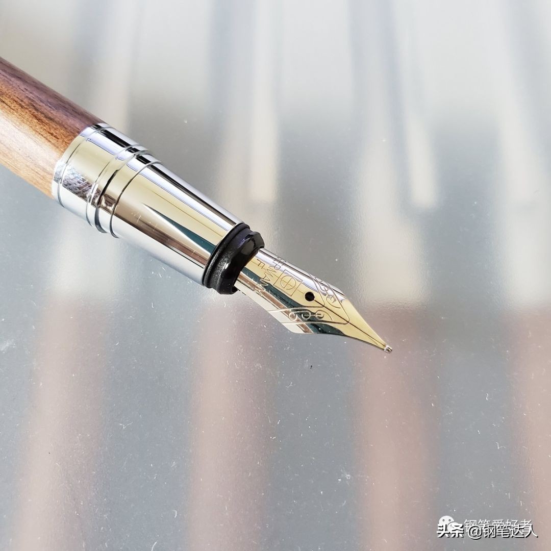 施耐德senator钢笔评测,胜奈德钢笔好用吗