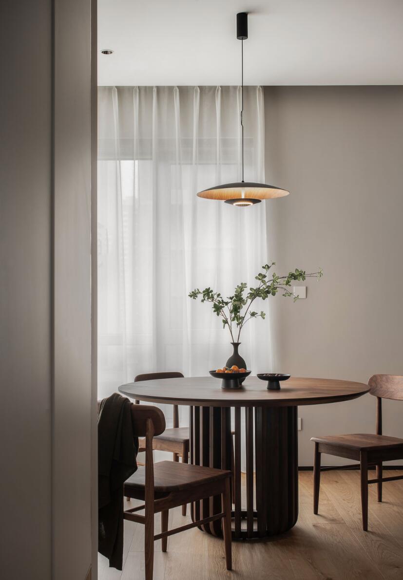 主卧过道型衣帽间设计,过道2.5米设计个衣帽间