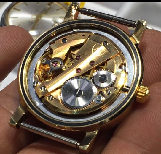 日本人买瑞士手表,老外为何不买瑞士表