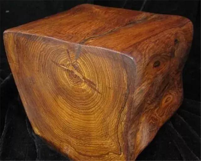 大叶黄花梨是什么样的,大叶黄花梨和白酸枝