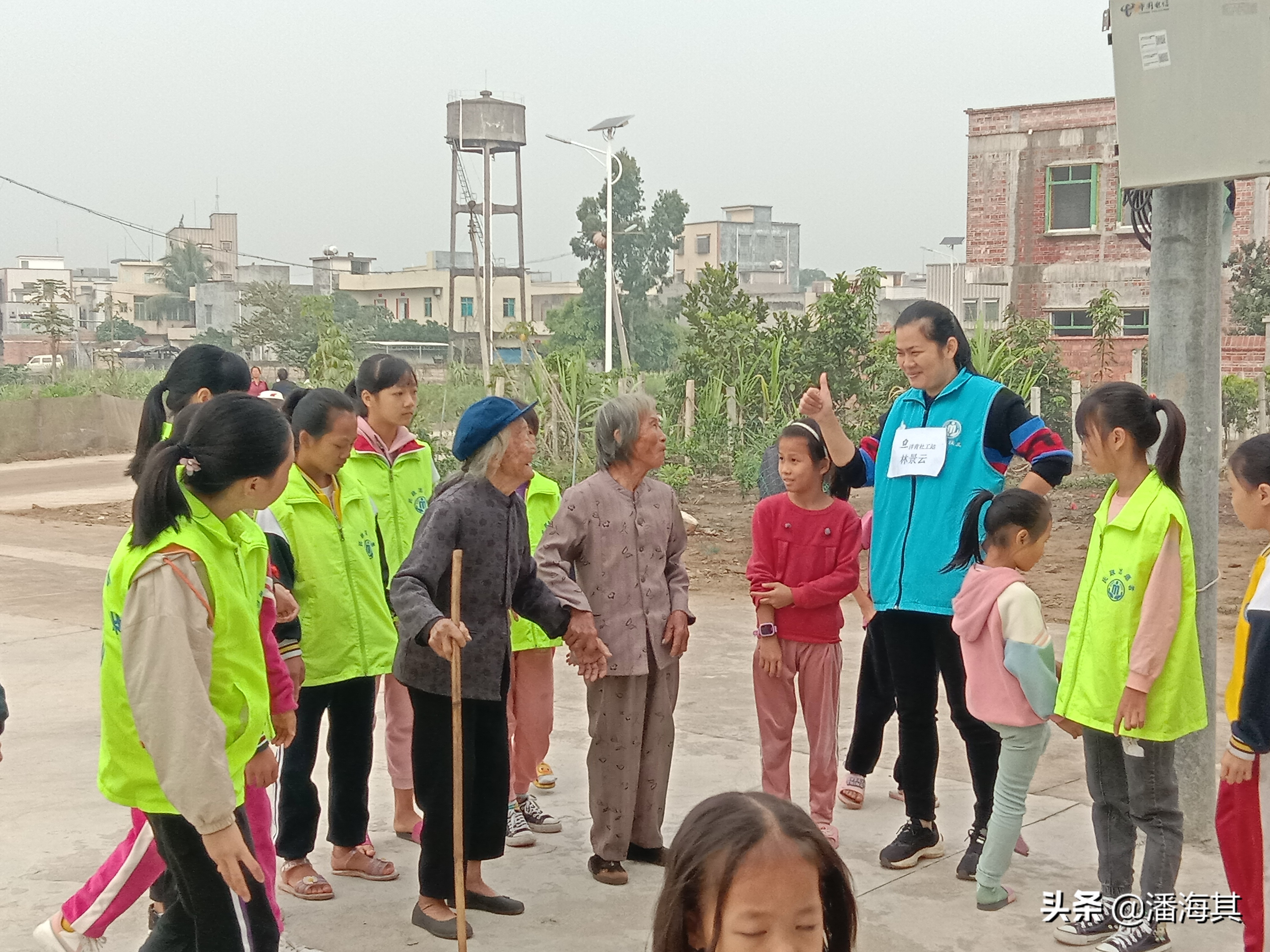 遂溪县洋青社工到文相东村开展“关爱长者,情暖夕阳”寿星生日会