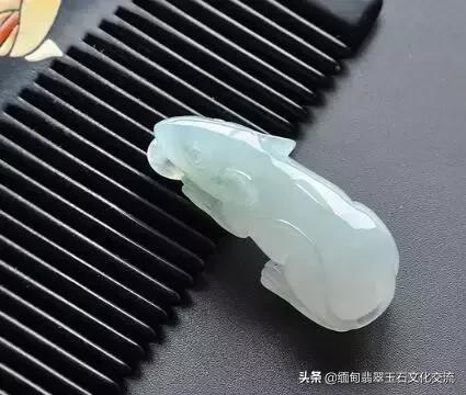 翡翠雕刻房子造型寓意,翡翠雕刻蚂蚁和虫子寓意