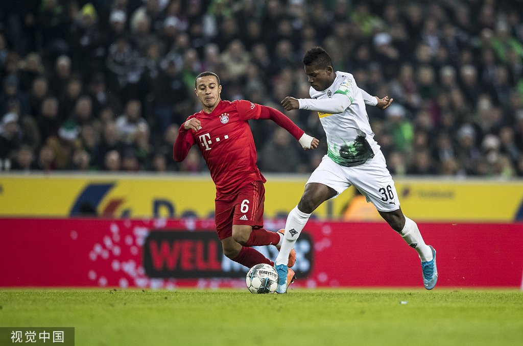 评论拜仁输球,拜仁残阵战门兴