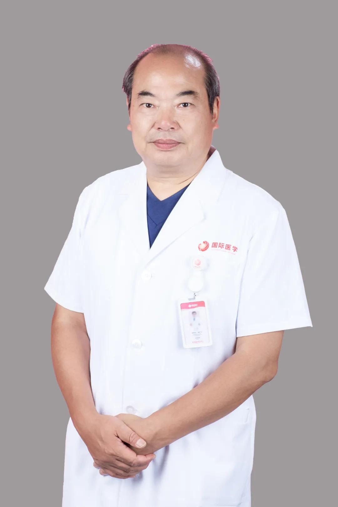 倪龙兴:用心守护牙齿健康