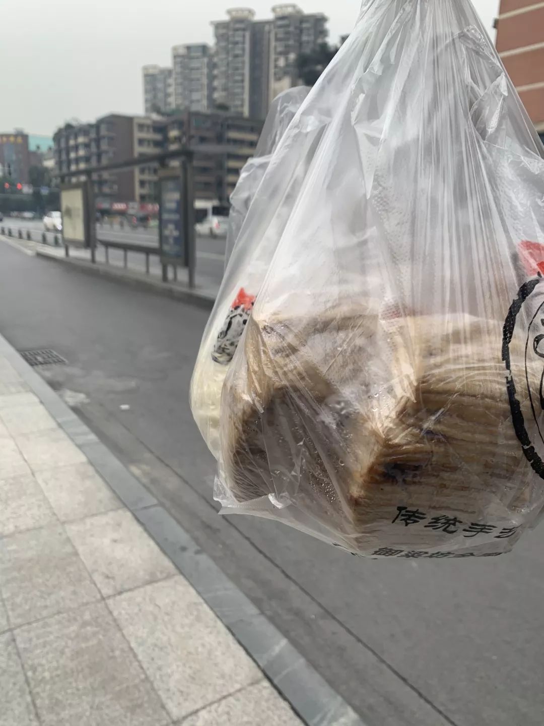 瑞思拜，为红糖馒头排队两小时的成都人