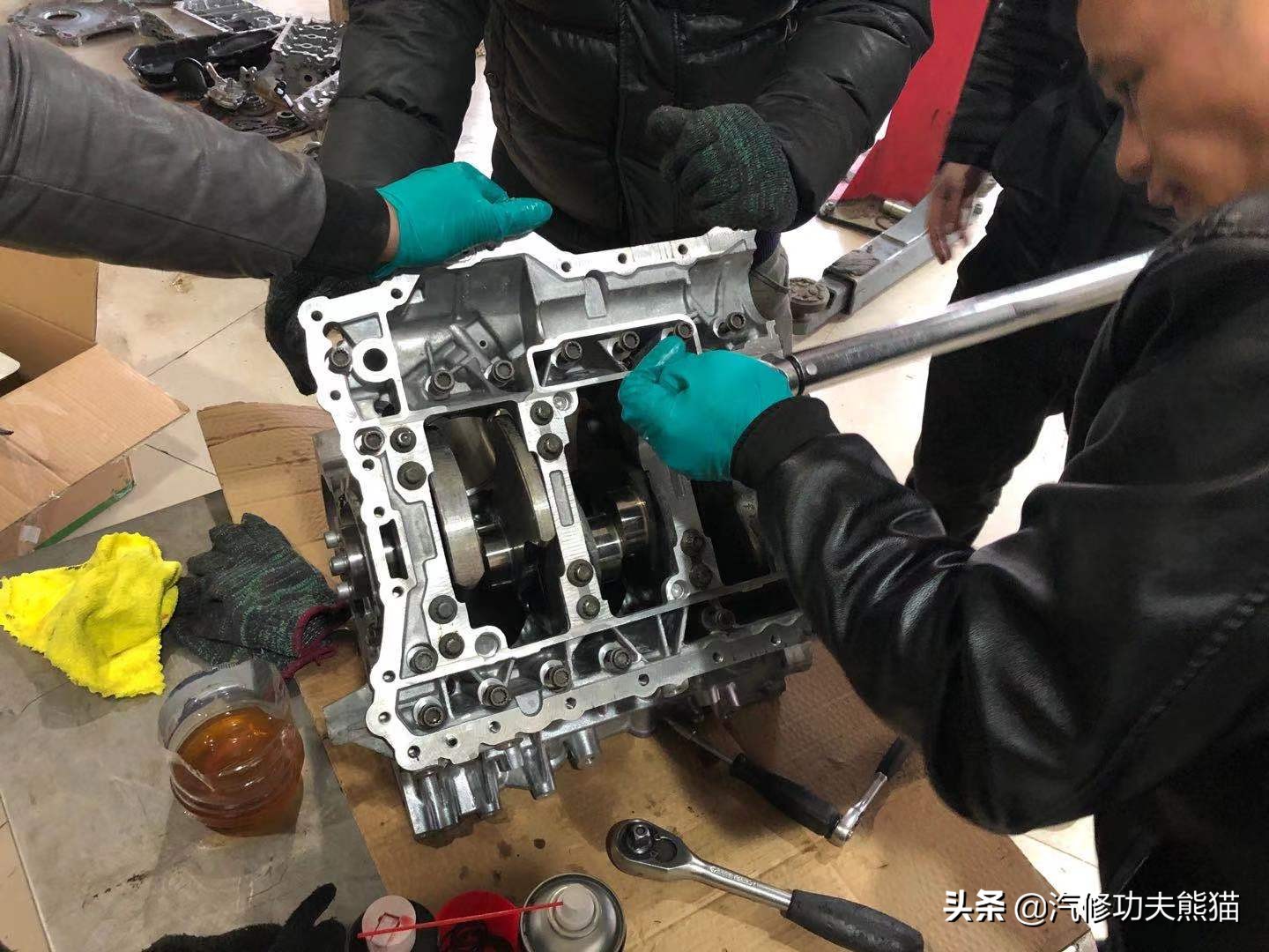 为什么都说奥迪a6l烧机油,奥迪a6l2.4烧机油原因分析