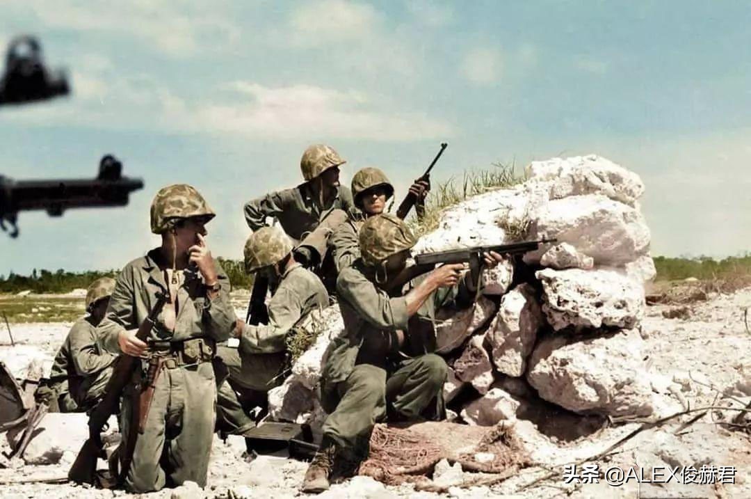 火力凶猛的冲锋枪：为何现代*队军**步兵班不再用，因为“天生”弱点