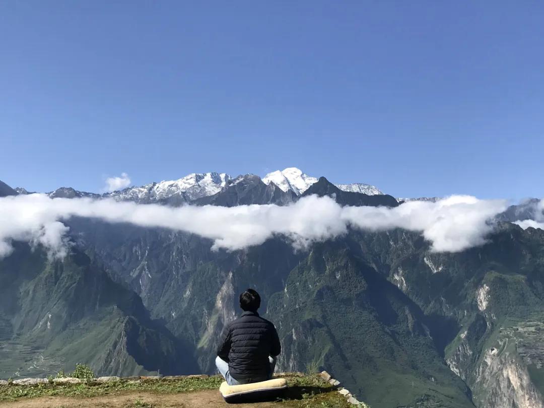 33岁小伙住在山洞四年,33岁的小伙曾在山洞生活了几年