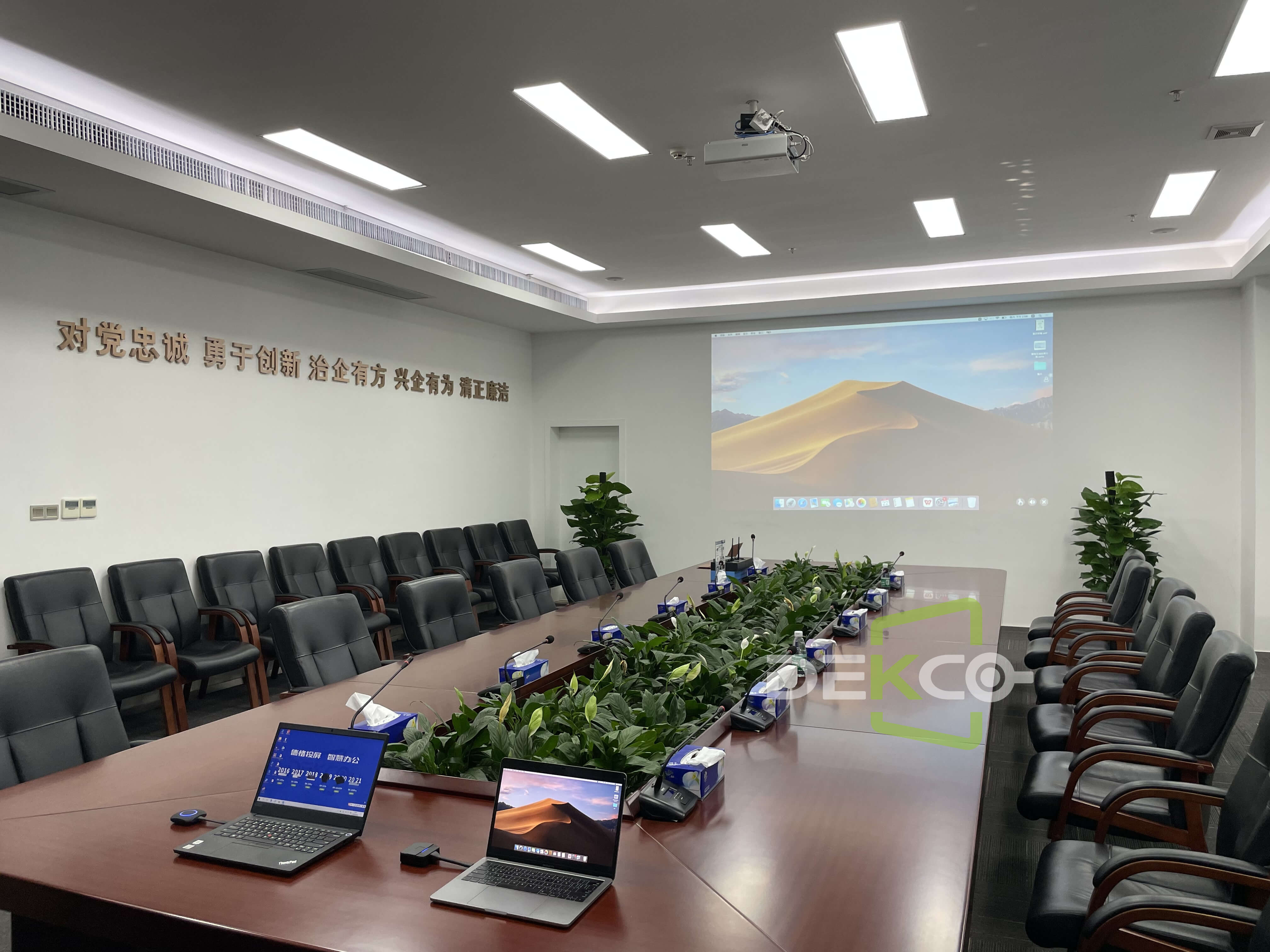 macbookair和电视无线投屏,苹果笔记本怎么无线投屏到投影仪