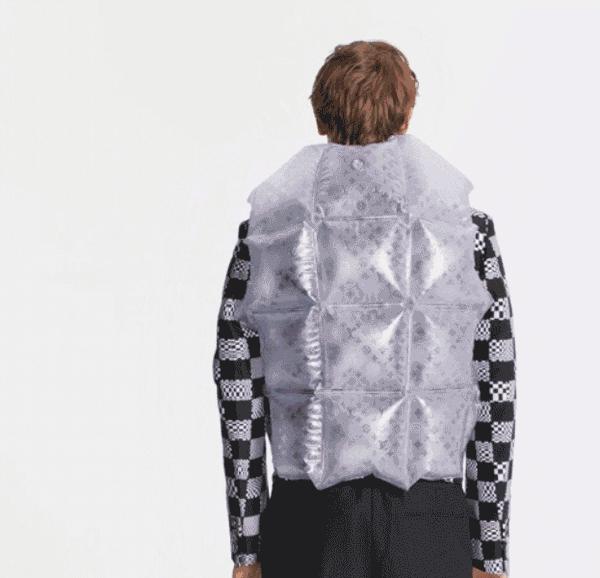 lv顶级旅行包多少钱,lv推出形似飞机的包售价25万