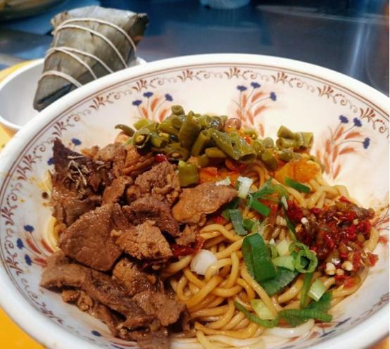 坐拥“专属地铁”,有7大美食集结地!东北这所大学“顶尖”配置太绝!