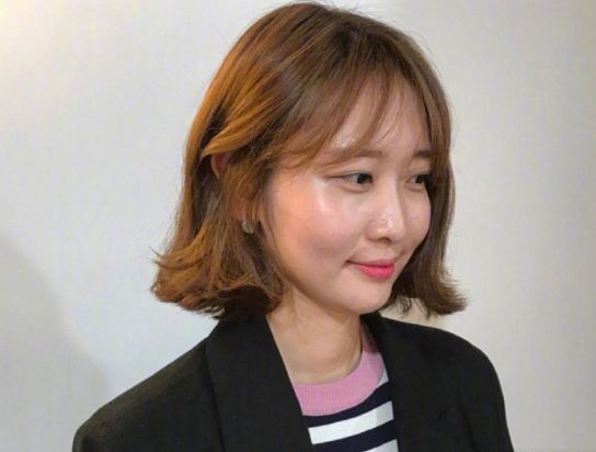 减龄气质超短发发型,女生一定要尝试的发型成熟短发