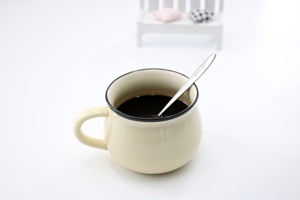 一天只喝咖啡体重有什么变化,喝咖啡一个月身体变化