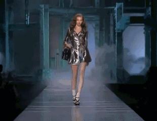 对不起是我不配什么梗,对不起是我不配伴奏