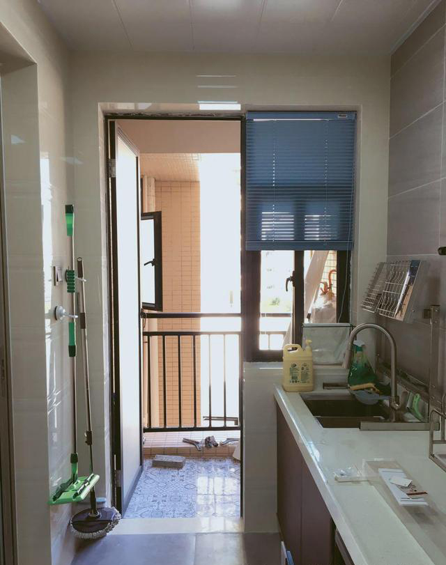 普通装修吊顶刷乳胶漆的效果,墙顶刷乳胶漆效果