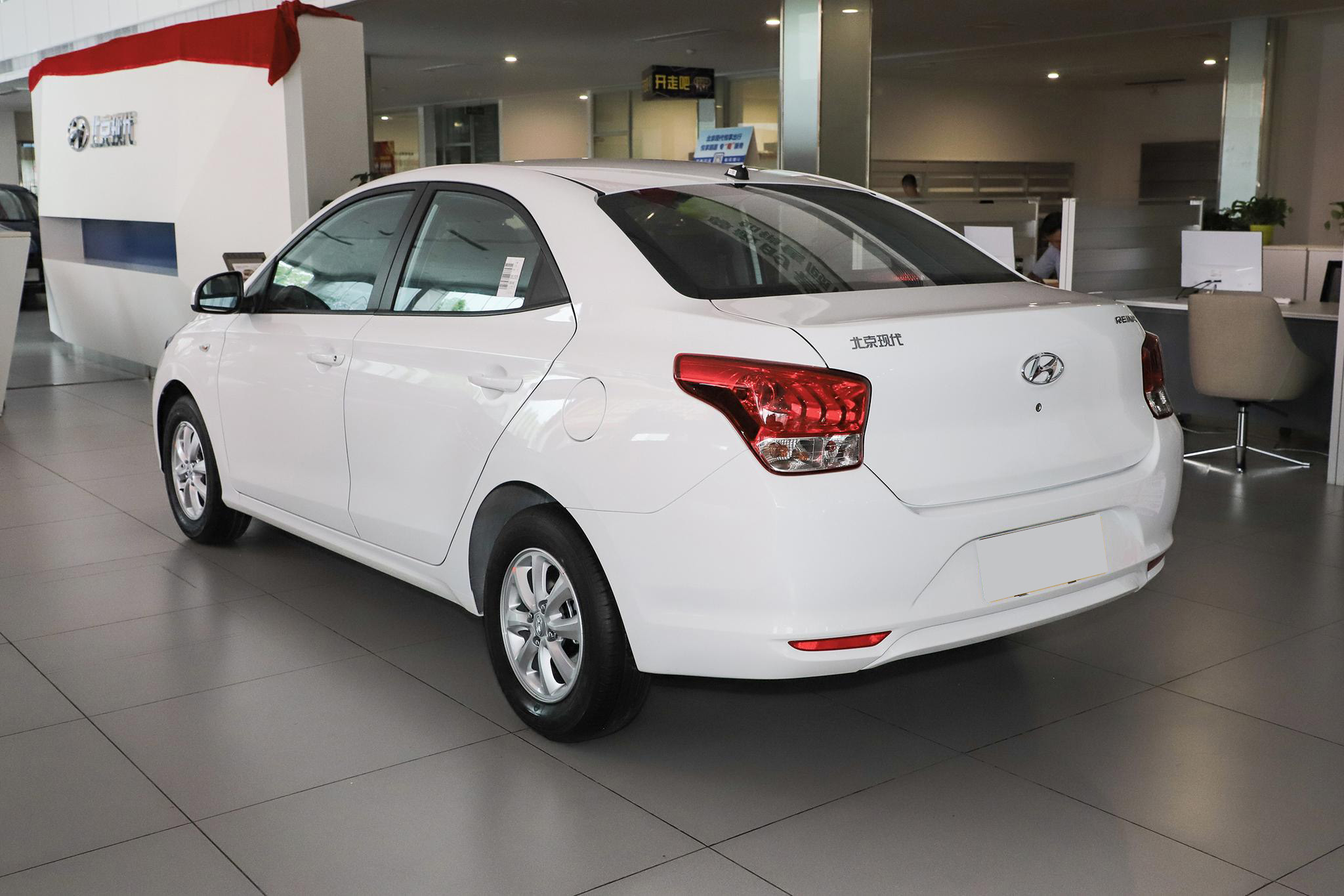 5.1l油耗算高吗,瑞纳最新款自动挡