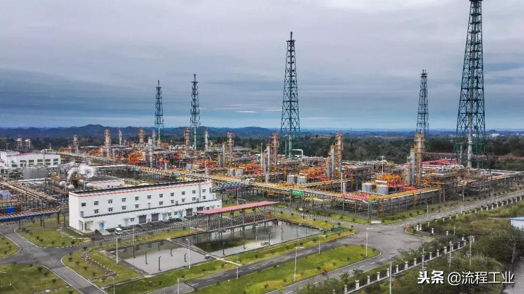 中国油气会战,中国海上第一个油气田