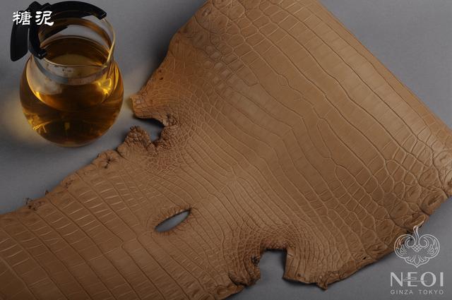 怎样鉴别是不是真正的鳄鱼皮包,鳄鱼皮包包怎么选