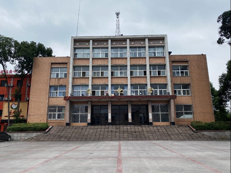 走过58个春夏秋冬,走过55个春夏秋冬