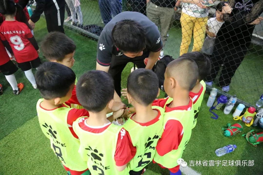 快乐童年，足球相伴！——震宇足球俱乐部“超级比赛日”精彩瞬间