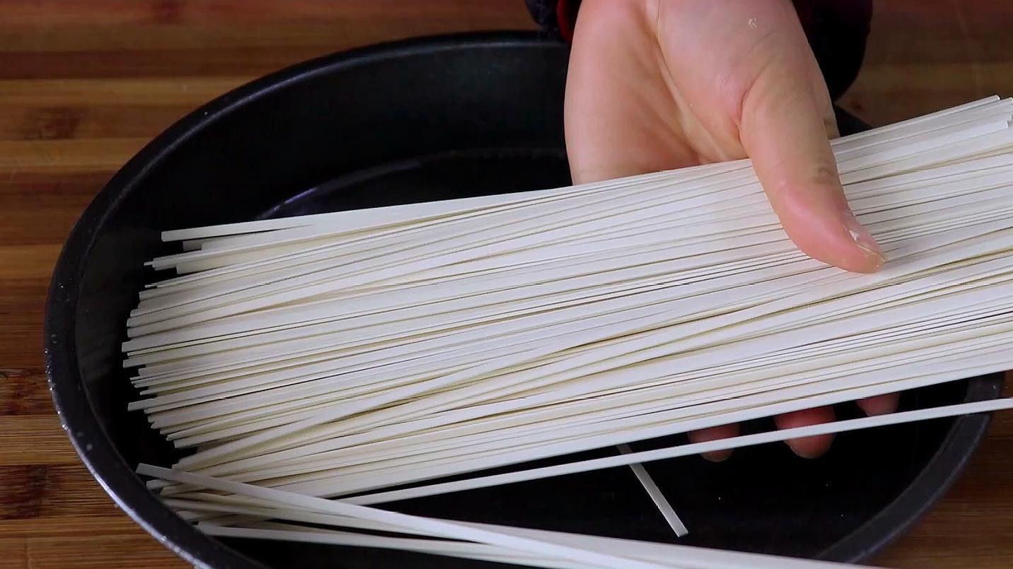 炒面好吃的做法简单家庭版,炒面最正宗的做法