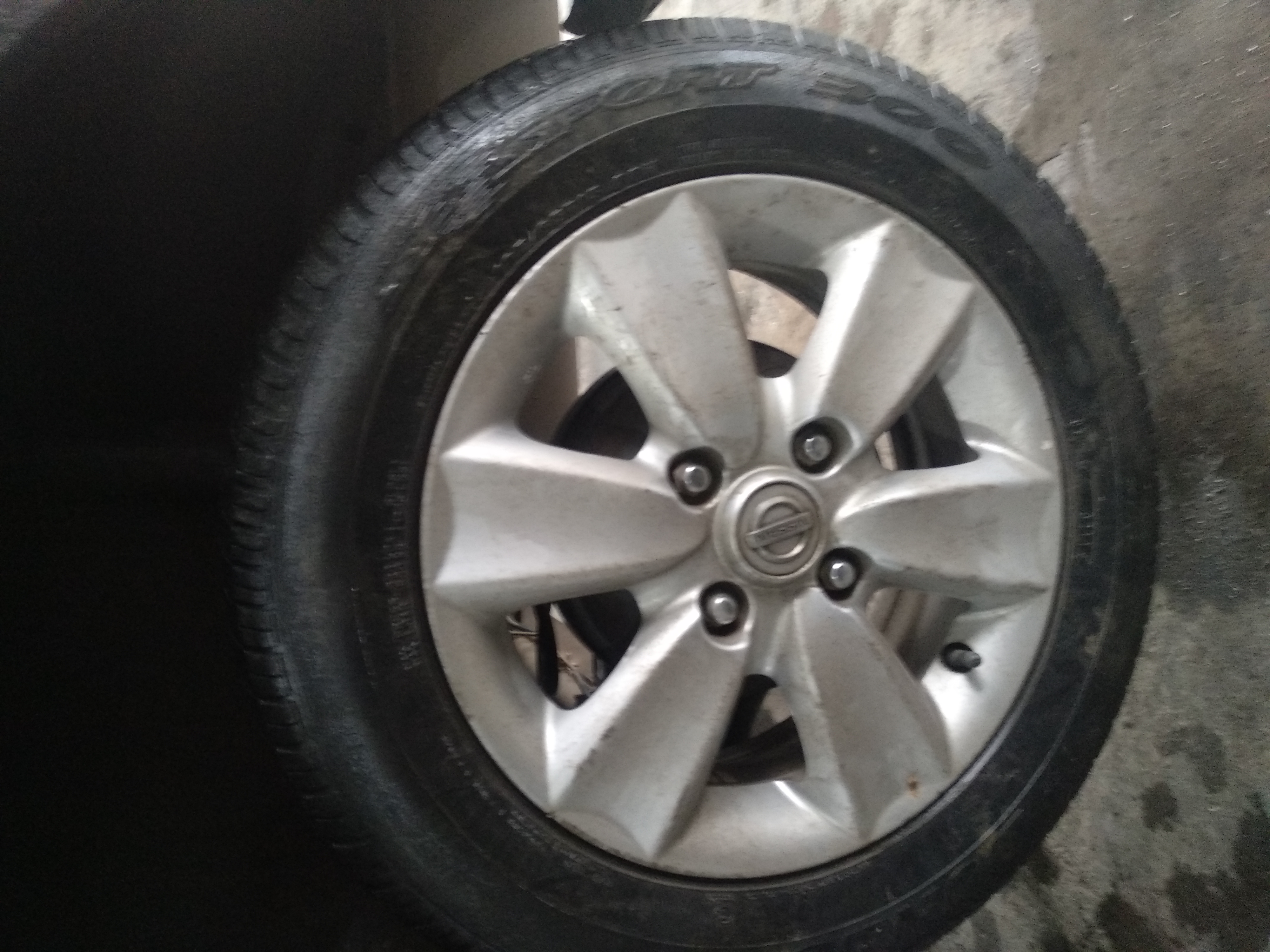 行驶时踩刹车咯吱咯吱的异响,摩托车刹车异响滋滋