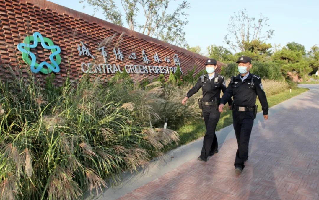 民警在岗位上祝福祖国繁荣昌盛,祝福祖国的守护者平安快乐