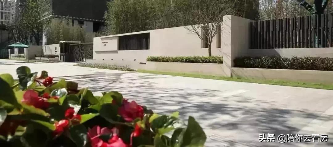 一个地市来的小开发商,打了所有大牌房企的脸