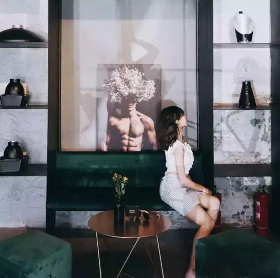 混血肌肉男模被“硬核阿姨”袭胸？她们做了我不敢做的事！