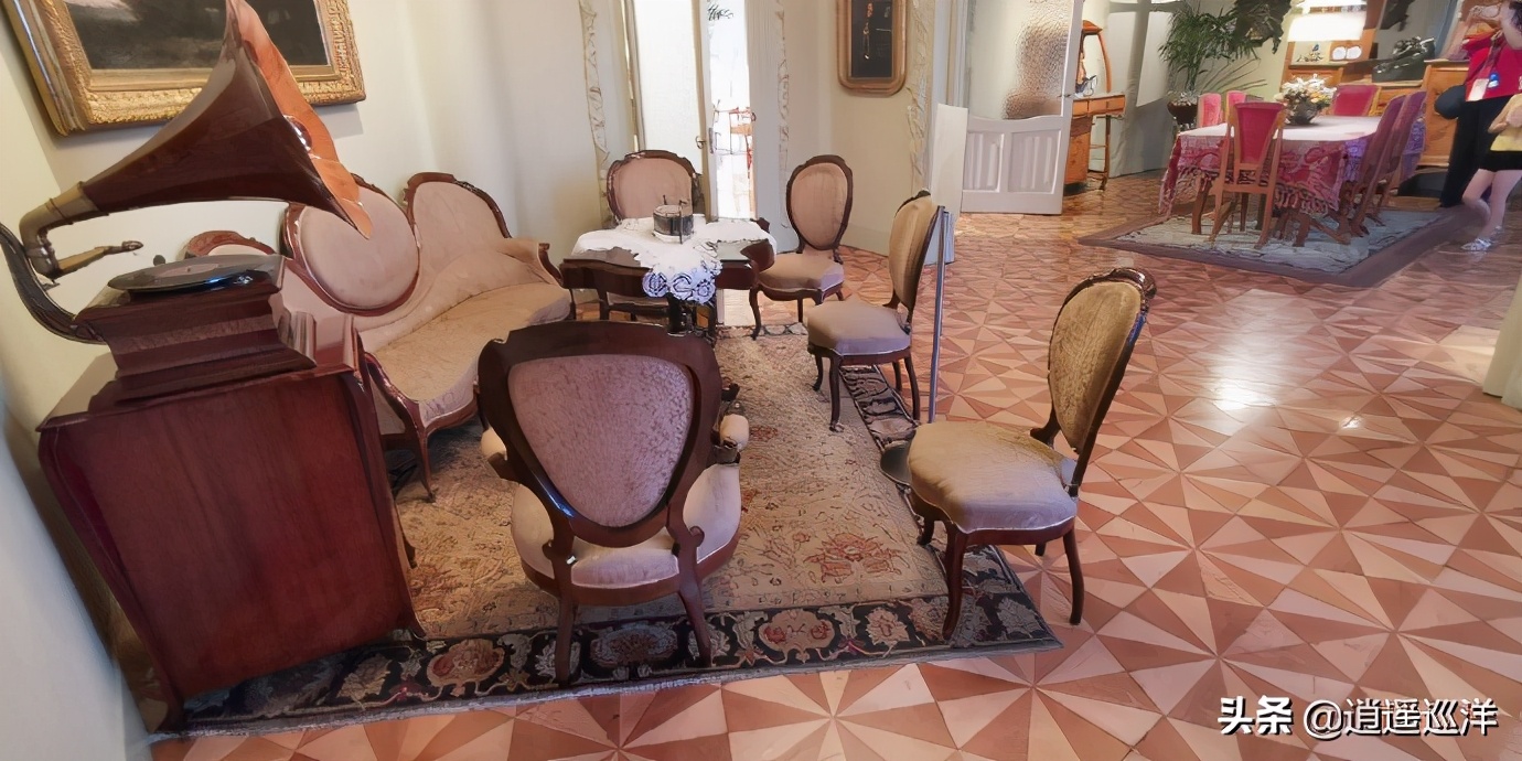 西班牙建筑大师高迪的建筑作品展,西班牙天才艺术设计大师高迪作品