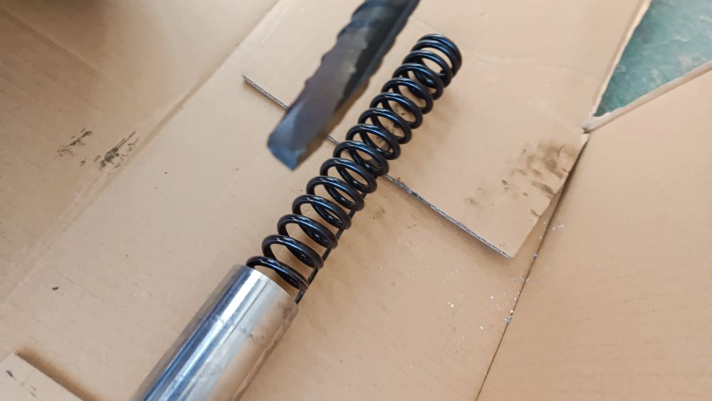 自己动手更换减震油封,自己更换越野摩托车减震油封