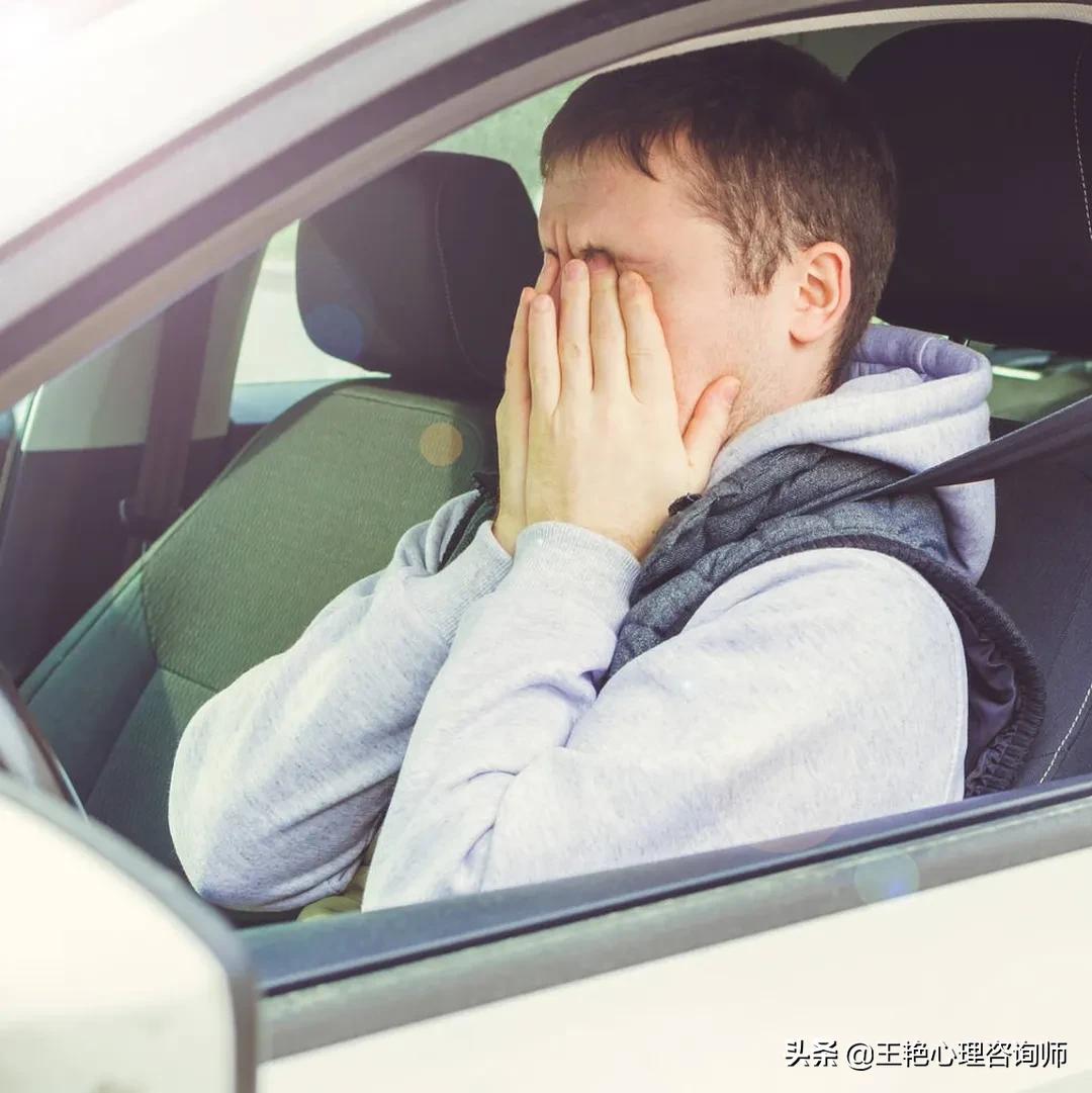 10小时失眠了听什么歌快速入睡,失眠按摩手哪个部位能快速入睡