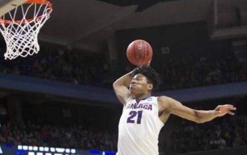 中国男篮49分惨败德国张镇麟表现,中国海外球员表现