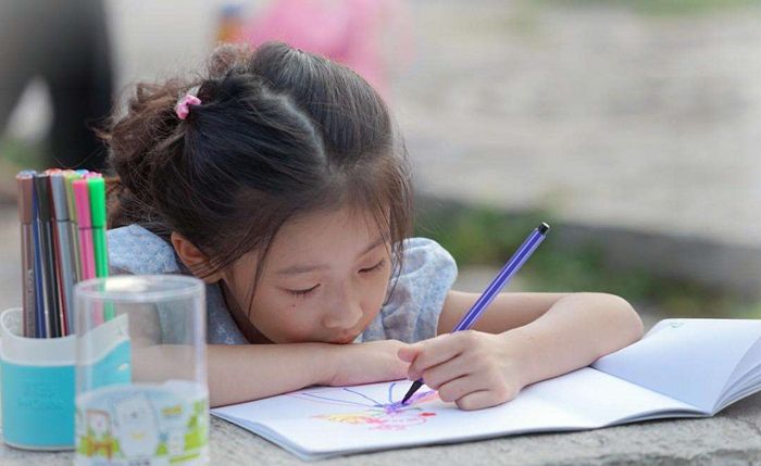 宝贝照相姿势怎么摆好看,宝贝坐姿不端正