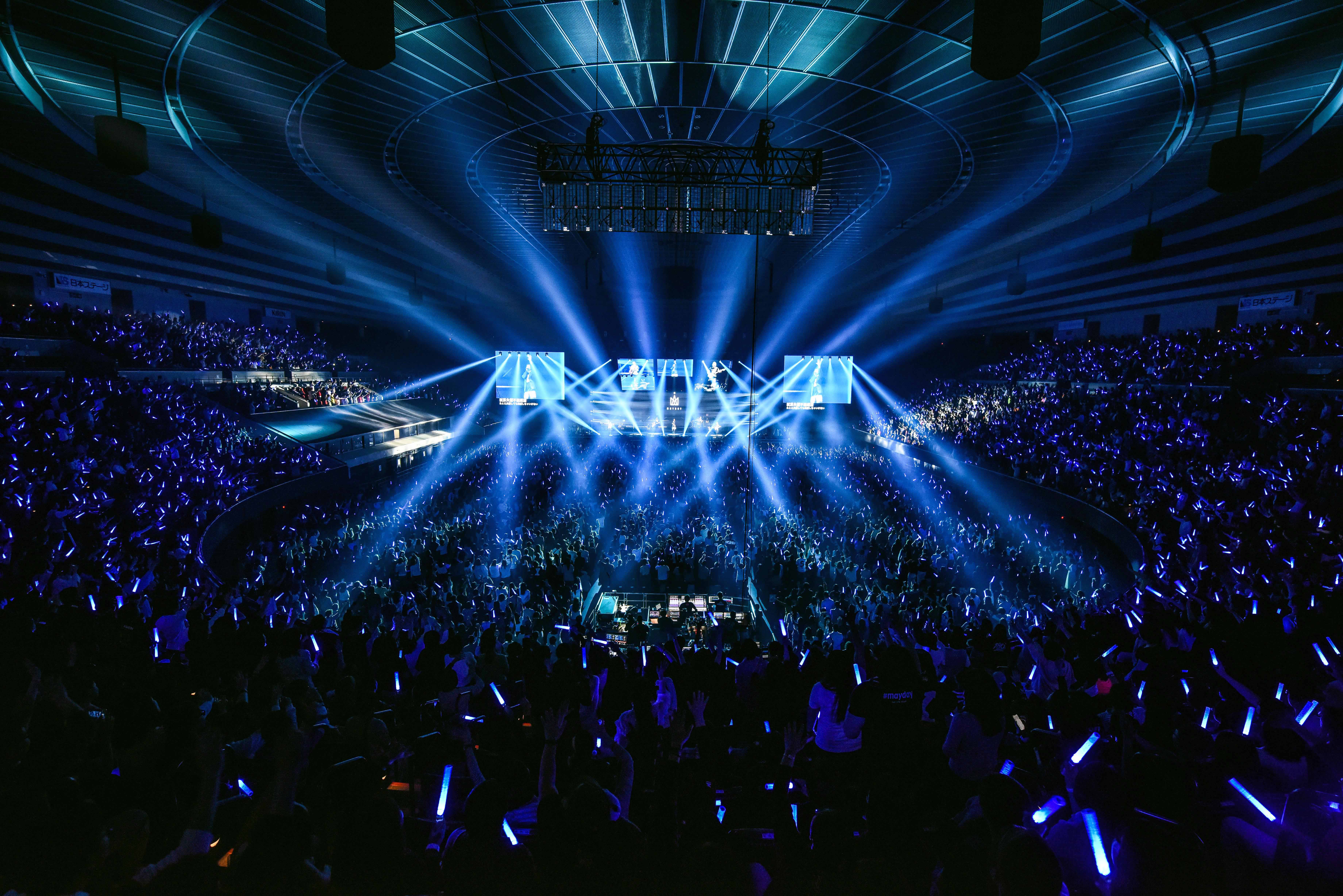 *月天五**出道20周年回归初心蓝色三部曲重温青春期的*月天五**