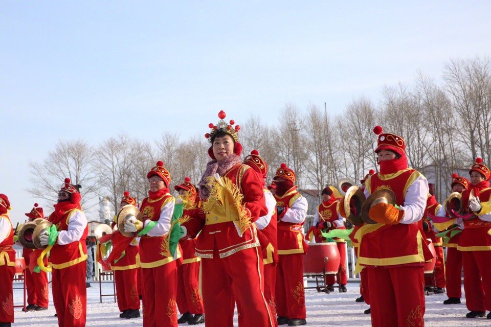 冰钓头鱼拍卖,冰湖捕鱼头鱼拍卖