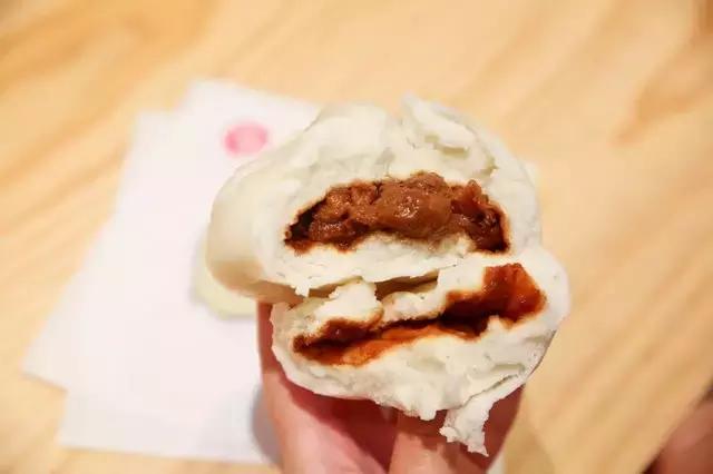 这家店日销20000只包子,年赚400万???