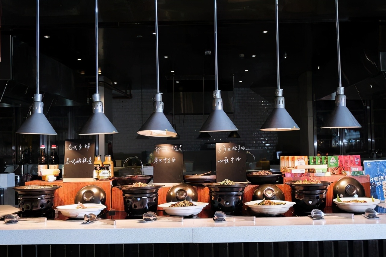 荆州绿地铂骊酒店宴会厅,荆州绿地铂骊酒店有多少房间