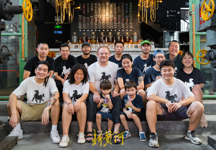 “胖胖啤酒马”的厦门战疫：一间小小酒吧，为何让85城近千名酒客接力援助