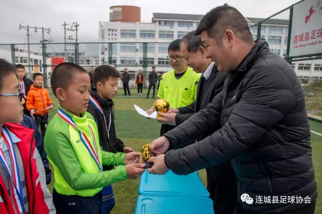 冠豸山旗舰足球俱乐部,冠豸山足球队